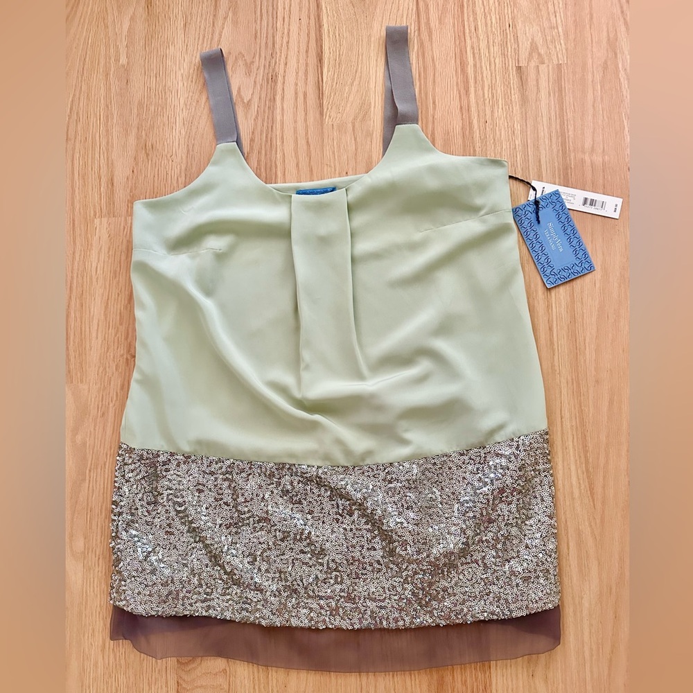 Nwt Simply Vera by Vera want sequin top